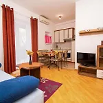Apartment With Parking Space - 21300