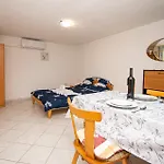 Apartment With Parking Space - 21300 Porec