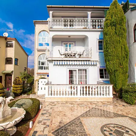 With Parking Space - 21300 Porec