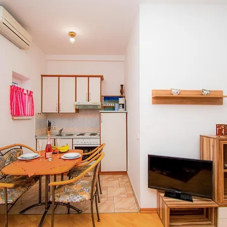 With Parking Space - 21300 * Πόρετς