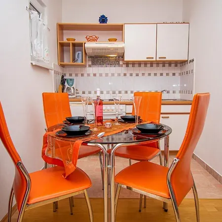 With Parking Space - 21300 Πόρετς