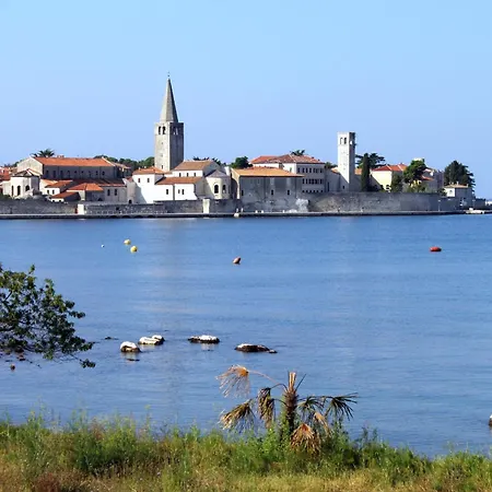 Apartman With Parking Space - 21300 Poreč