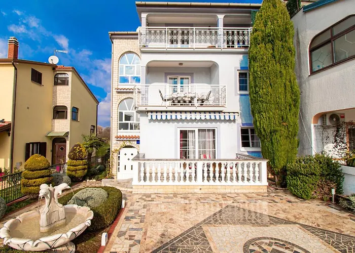 With Parking Space - 21300 Poreč