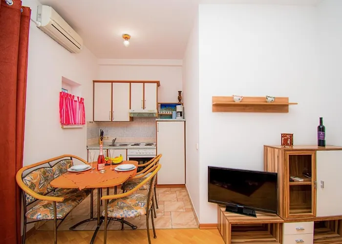 With Parking Space - 21300 * Poreč