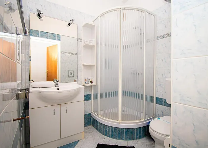 With Parking Space - 21300 Lejlighed