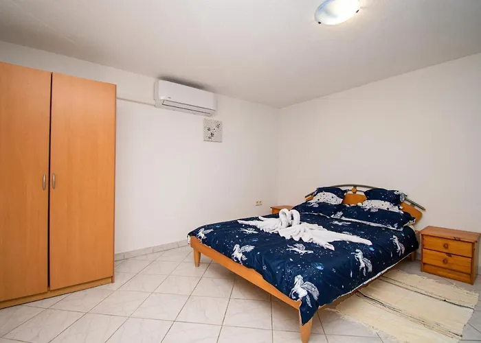 Lejlighed With Parking Space - 21300 *